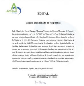 Ve&iacute;culo abandonado na via p&uacute;blica &ndash; Benfeita